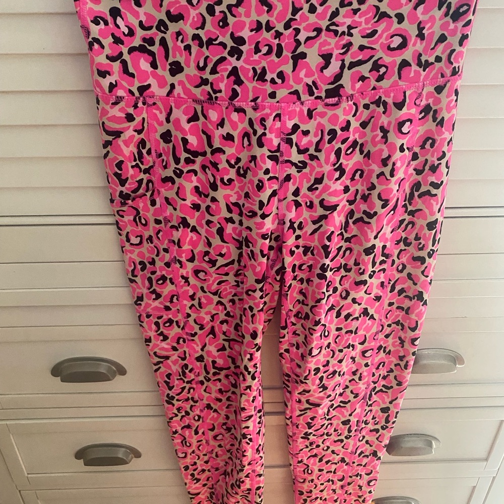Lilly Pulitzer Vibrant Pink and Black Patterned Leggings
